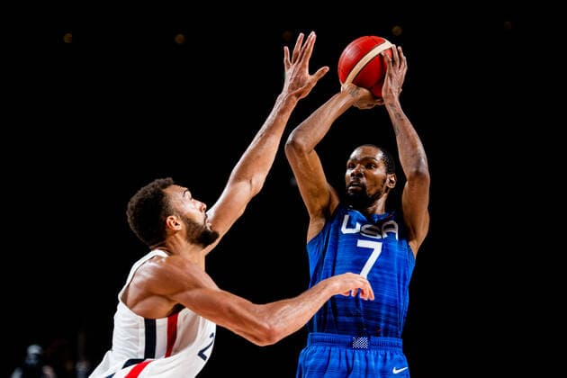 210725 Kevin Wayne Durant of USA competes in the basketball game between France and USA during day 2 of the Tokyo 2020 Olympic Games, Olympische Spiele, Olympia, OS on July 25, 2021 in Tokyo. Photo: Jon Olav Nesvold BILDBYRAN COP 217 JE0005 basket basketball olympic games olympics os ol olympiska spel olympiske leker tokyo2020 tokyo 2020 tokyo-os tokyo-ol bbeng frankrike frankriket france usa united states Copyright: JONxOLAVxNESVOLD BB210725JE073