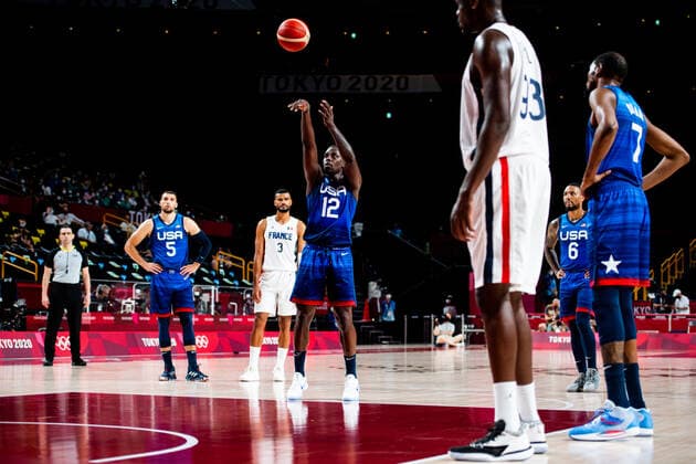 210725 Jrue Holiday of USA competes in the basketball game between France and USA during day 2 of the Tokyo 2020 Olympic Games, Olympische Spiele, Olympia, OS on July 25, 2021 in Tokyo. Photo: Jon Olav Nesvold BILDBYRAN COP 217 JE0005 basket basketball olympic games olympics os ol olympiska spel olympiske leker tokyo2020 tokyo 2020 tokyo-os tokyo-ol bbeng frankrike frankriket france usa united states Copyright: JONxOLAVxNESVOLD BB210725JE098