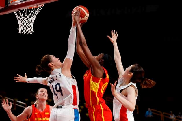 Spain s Astou Ndour in action against South Korea s Park Ji Su (L) and Park Hyejin (R), during a match for Group A of women s basketball for the 2020 Olympic Games, Olympische Spiele, Olympia, OS at the Saitama Super Arena in Tokyo, Japan, 26 July 2021. 2020 Olympics Basketball: Spain vs South Korea !ACHTUNG: NUR REDAKTIONELLE NUTZUNG!  Copyright: xKaixFoesterlingx EVE1960 20210726-8b2a9edf80dbc632d0aa77f4a2a490202f892aff
