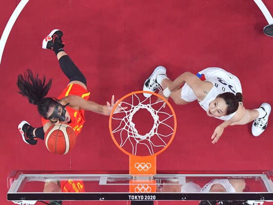 (210726) -- TOKYO, July 26, 2021 -- Cristina Ouvina of Spain (L) and Kim Danbi of South Korea during the women s preliminary round Group A match of basketball between Spain and South Korea at Tokyo 2020 Olympic Games, Olympische Spiele, Olympia, OS in Tokyo, Japan, July 26, 2021. ) (TOKYO2020)XHTP-JAPAN-TOKYO-OLY-BASKETBALL-WOMEN-SPAIN VS SOUTH KOREA MengxYongmin 