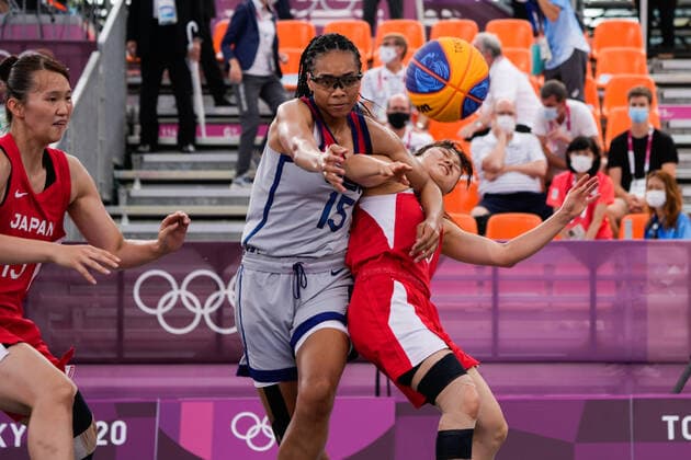 (210727) -- TOKYO, July 27, 2021 -- Allisha Gray (C) of the United States of America competes during the women s 3x3 basketball pool round match at Tokyo 2020 Olympic Games, Olympische Spiele, Olympia, OS in Tokyo, Japan, July 27, 2021. ) (TOKYO2020)JAPAN-TOKYO-OLY-3x3 BASKETBALL-JAPAN VS USA ZhangxXiaoyu 