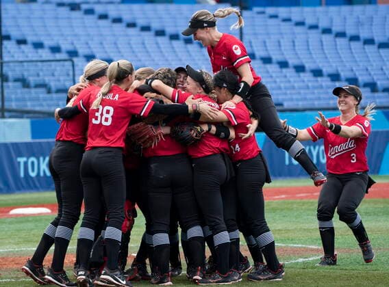 July 27, 2021, Yokohama, Japan: CanadaÃ¢â‚¬â ¢s womenÃ¢â‚¬â ¢s softball team celebrates their win over Mexico in the bronze medal game at the Tokyo Olympics, Tuesday, July 27, 2021 in Yokohama, Japan. Canada News - July 27, 2021  - ZUMAc35_ 20210727_zaf_c35_024 Copyright: xThexCanadianxPressx