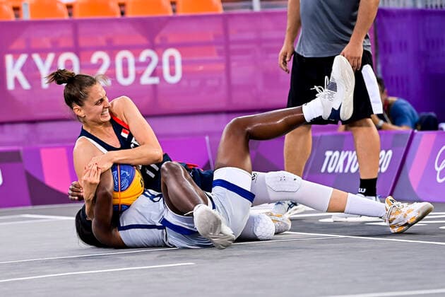 Filip Ana Maria (Fra) vs Young Jacquelyn (USA) BASKET3X3 : USA vs France - femmes - Jeux Olympiques - Tokyo - 28 07 2021 JBAutissier Panoramic 