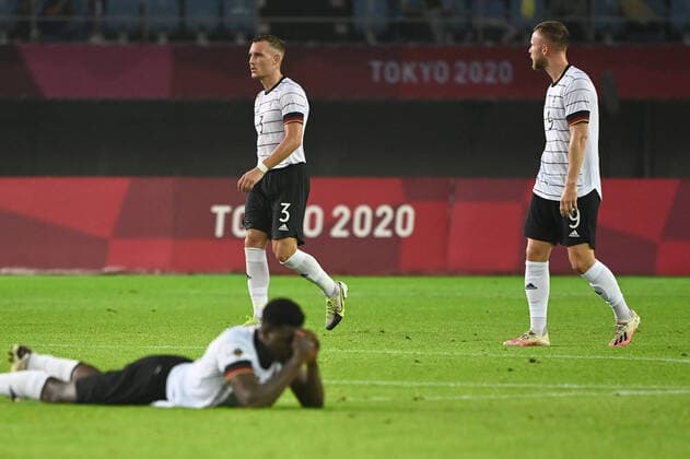 Bilder des Jahres 2021, Sport 07. Juli Sport Themen der Woche KW30 Sport Bilder des Tages (210728) -- MIYAGI, July 28, 2021 -- Players of Germany react after the Tokyo 2020 men s football group D match against Cote d ivoire in Miyagi, Japan, July 28, 2021. ) (TOKYO2020)JAPAN-MIYAGI-FOOTBALL-GROUP D-GER VS CIV LuxYang 