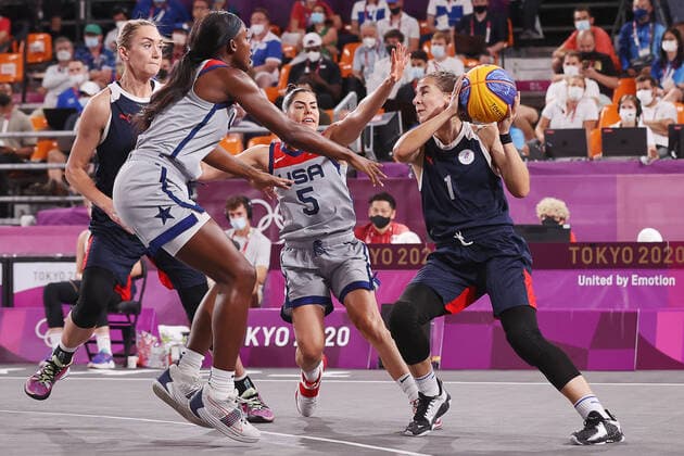 TOKYO, JAPAN - JULY 28, 2021: ROC s Anastasia Logunova (L), Yulia Kozik (R) and the USA s Jacquelyn Young (2nd L), Kelsey Plum (2nd R) in their women s 3x3 basketball gold medal match during the Tokyo 2020 Summer Olympic Games, Olympische Spiele, Olympia, OS at the Aomi Urban Sports Park. Stanislav Krasilnikov TASS  TS10A0C4