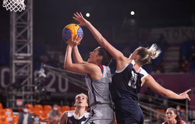TOKYO, JAPAN - JULY 28, 2021: ROC s Olga Frolkina (R) blocks the USA s Kelsey Plum in their women s 3x3 basketball gold medal match during the Tokyo 2020 Summer Olympic Games, Olympische Spiele, Olympia, OS at the Aomi Urban Sports Park. Stanislav Krasilnikov TASS  TS10A176