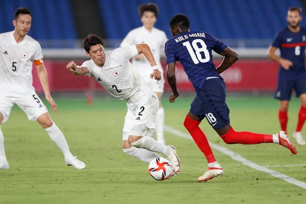 (L-R) Hiroki Sakai (JPN), Randal Kolo Muani (FRA), JULY 28, 2021 - Football Soccer : Tokyo 2020 Olympic Games, Olympische Spiele, Olympia, OS Men s football 1st round group A match between France 0-4 Japan at the International Stadium Yokohama in Yokohama, Japan. Noxthirdxpartyxsales  (165779634)