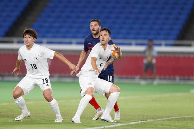 (L-R) Ayase Ueda, Andre-Pierre Gignac (FRA), Maya Yoshida (JPN), JULY 28, 2021 - Football Soccer : Tokyo 2020 Olympic Games, Olympische Spiele, Olympia, OS Men s football 1st round group A match between France 0-4 Japan at the International Stadium Yokohama in Yokohama, Japan. Noxthirdxpartyxsales  (165779784)