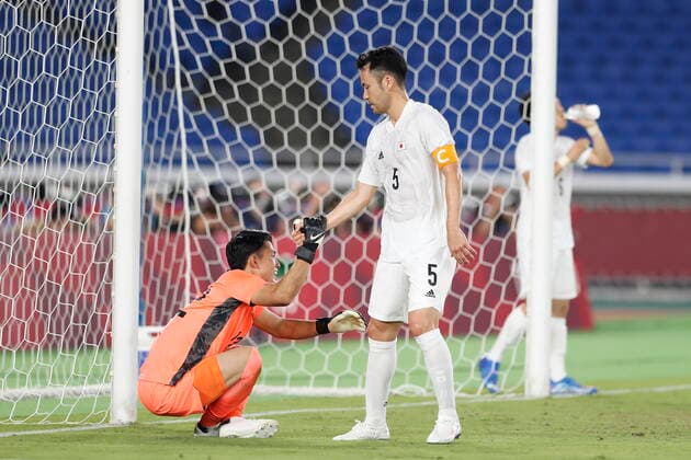 (L-R) Kosei Tani, Maya Yoshida (JPN), JULY 28, 2021 - Football Soccer : Tokyo 2020 Olympic Games, Olympische Spiele, Olympia, OS Men s football 1st round group A match between France 0-4 Japan at the International Stadium Yokohama in Yokohama, Japan. Noxthirdxpartyxsales  (165779793)