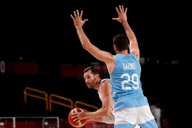 Spain s Rudy Fernandez (L) in action against Argentina s Patricio Garino (R) during their match for Group C of men s basketball between Spain and Argentina for the 2020 Olympic Games, Olympische Spiele, Olympia, OS at the Saitama Super Arena in Tokyo, Japan, 29 July 2021. 2020 Olympics Basketball: Spain - Argentina !ACHTUNG: NUR REDAKTIONELLE NUTZUNG!  Copyright: xKaixFörsterlingx EVE4144 20210729-03d851b13964f7372d006e1c0eba7d788de286f4