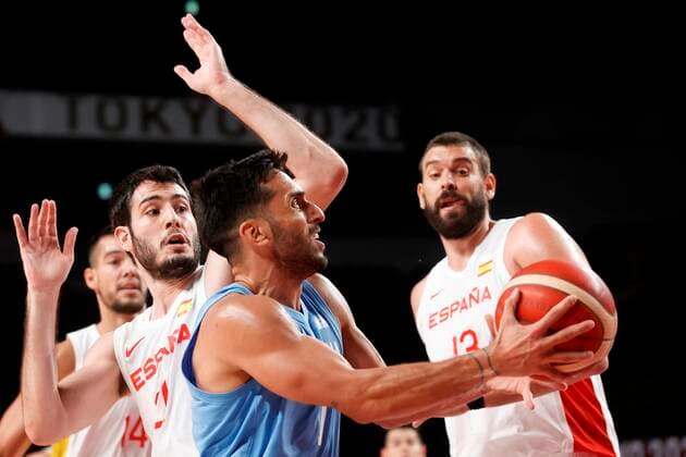 Spain s Alex Abrines (L) and Marc Gasol (R) in action against Argentina s Facundo Campazzo (C) during their match for Group C of men s basketball between Spain and Argentina for the 2020 Olympic Games, Olympische Spiele, Olympia, OS at the Saitama Super Arena in Tokyo, Japan, 29 July 2021. 2020 Olympics Basketball: Spain - Argentina !ACHTUNG: NUR REDAKTIONELLE NUTZUNG!  Copyright: xKaixFörsterlingx EVE4203 20210729-fd4c31758ca4e44c465d6d5b952d718fb68033b7