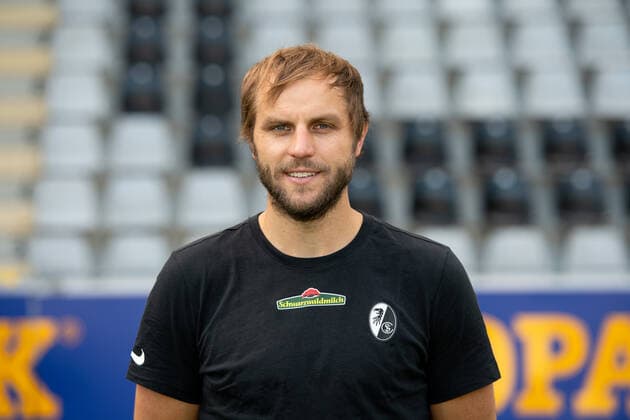 Dr. Dr. Markus Wenning (SC Freiburg, Mannschaftsarzt), GER, SC Freiburg, 29.07.2021, Media Day Fussball Bundesliga, Spielzeit 2021 2022 DFL REGULATIONS PROHIBIT ANY USE OF PHOTOGRAPHS AS IMAGE SEQUENCES AND OR uerthQUASI-VIDEO GER, SC Freiburg, 29.07.2021, Media Day Fussball Bundesliga, Spielzeit 2021 2022 Freiburg Copyright: xEibnerxPressefotox EP_EER
