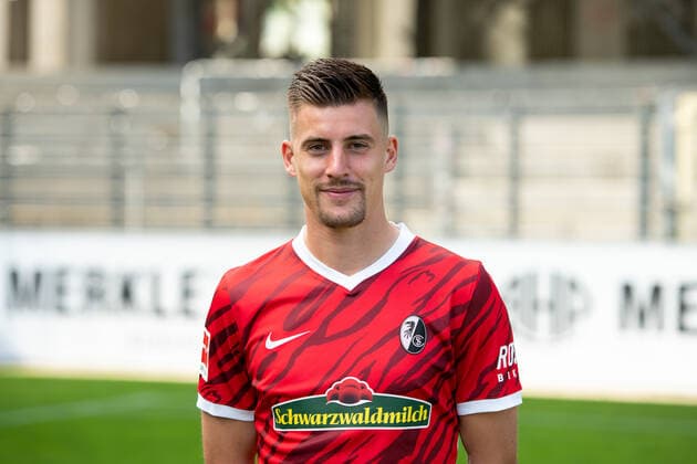 Baptiste Santamaria (SC Freiburg, 8), GER, SC Freiburg, 29.07.2021, Media Day Fussball Bundesliga, Spielzeit 2021 2022 DFL REGULATIONS PROHIBIT ANY USE OF PHOTOGRAPHS AS IMAGE SEQUENCES AND OR uerthQUASI-VIDEO GER, SC Freiburg, 29.07.2021, Media Day Fussball Bundesliga, Spielzeit 2021 2022 Freiburg Copyright: xEibnerxPressefotox EP_EER
