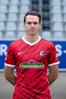 Nicolas Hoefler (SC Freiburg, 27), GER, SC Freiburg, 29.07.2021, Media Day Fussball Bundesliga, Spielzeit 2021 2022 DFL REGULATIONS PROHIBIT ANY USE OF PHOTOGRAPHS AS IMAGE SEQUENCES AND OR uerthQUASI-VIDEO GER, SC Freiburg, 29.07.2021, Media Day Fussball Bundesliga, Spielzeit 2021 2022 Freiburg Copyright: xEibnerxPressefotox EP_EER