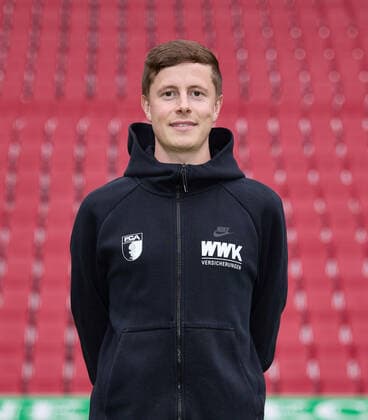 Nikolas Guschl; Physiotherapeut FC Augsburg 1907; 1.BL, Porträttermin 2021 2022,