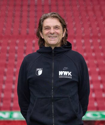Dr. Andreas Weigel; Mannschaftsarzt FC Augsburg 1907; 1.BL, Porträttermin 2021 2022,