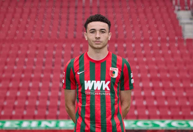 Ruben Vargas; FC Augsburg 1907; 1.BL, Porträttermin 2021 2022,