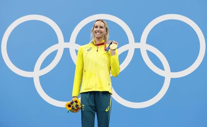 PARIS 2024, OLYMPIC LEGENDS: Emma McKeon Tokyo Olympics: Swimming Australian swimmer Emma McKeon poses with her gold medal in the women s 100-meter freestyle at the Tokyo Olympics on July 30, 2021, at Tokyo Aquatics Centre.  A14AA0000755191P