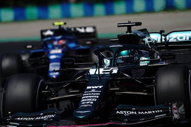 Formel 1 Grand Prix Großer Preis von Ungarn 2021 30.07.2021, Hungaroring, Budapest, Formel 1 Grand Prix Großer Preis von Ungarn 2021, im Bild Lance Stroll (CAN 18), Aston Martin Cognizant Formula One Team, Esteban Ocon (FRA 31), Alpine F1 Team