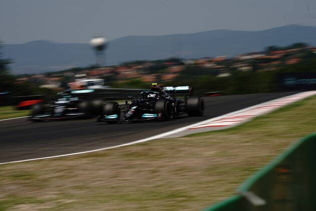 Formel 1 Grand Prix Großer Preis von Ungarn 2021 30.07.2021, Hungaroring, Budapest, Formel 1 Grand Prix Großer Preis von Ungarn 2021, im Bild Valtteri Bottas (FIN 77), Mercedes-AMG Petronas Formula One Team, Lance Stroll (CAN 18), Aston Martin Cognizant Formula One Team