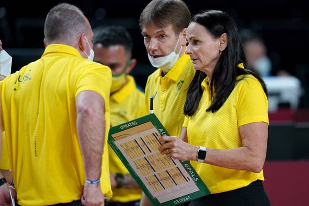 OLY21 BASKETBALL WOMENS AUST CHINA, Opals coach Sandy Brondello right during the Women s Preliminaries Group C Basketball match between China and Australia at the Saitama Super Arena during the Tokyo Olympic Games, Olympische Spiele, Olympia, OS in Tokyo, Japan Friday, July 30, 2021. ( NO ARCHIVING, EDITORIAL USE ONLY, NO USE IN BOOKS WITHOUT CONSENT TOKYO JAPAN  Copyright: xJOExGIDDENSx 20210730001562109099