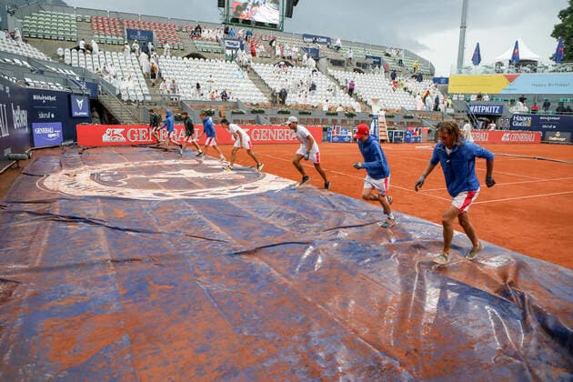TENNIS - ATP, Tennis Herren Generali Open 2021 KITZBUEHEL,AUSTRIA,30.JUL.21 - TENNIS - ATP World Tour, Generali Open. Image shows workers.  GEPAxpictures xPatrickxSteiner
