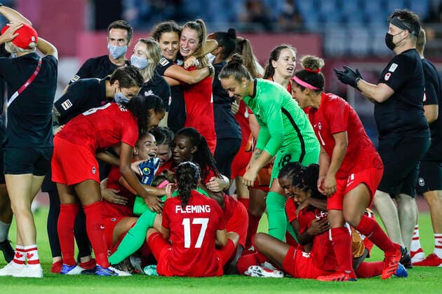 Canada v Brazil: Women s Football QuarterFinal - Olympics: Day 7 Team Canada celebrates victory after (1) Stephanie Labbe saving, the Team Brazil fifth penalty taken by (4) Rafaelle in a penalty shoot out during the Women s Quarter Final match between Canada and Brazil on day seven of the Tokyo 2020 Olympic Games, Olympische Spiele, Olympia, OS at Miyagi Stadium Tokyo Japan aref-notitle210730_npZF7  Copyright: xAymanxArefx