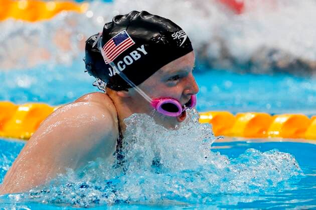 Bilder des Jahres 2021, Sport 07. Juli Tokio 2020 im Jahr 2021, Rückblick: Olympische Highlights Sport Themen der Woche KW30 Sport Bilder des Tages USA s Lydia Jacoby competes with her goggles loose during the final of the mixed 4x100 swimming medley relay amid the 2020 Olympic Games, Olympische Spiele, Olympia, OS at the Aquatic Center of Tokyo, Japan, 31 July 2021. 2020 Olympic Games - Swimming !ACHTUNG: NUR REDAKTIONELLE NUTZUNG!  Copyright: xFernandoxBizerrax EVE4884 20210731-401c89a84aff7fad842d71490a4fc9f4742834b0