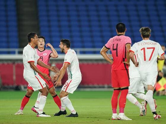 Mandatory Credit: Photo by Daniela Porcelli SPP Shutterstock (12240569b) Henry Martin (9 Mexico) celebrates his goal with his teammates during the Mens Olympic Football Tournament Tokyo 2020 quarterfinal match between Republic of Korea and Mexico at International Stadium Yokohama in Yokohama, Japan. Republic of Korea v Mexico - Tokyo 2020 Olympics Football - International Stadium Yokohama Yokohama, Japan, July 31st 2021:, Yokohama, Japan - 31 Jul 2021 Republic of Korea v Mexico - Tokyo 2020 Olympics Football - International Stadium Yokohama Yokohama, Japan, July 31st 2021:, Yokohama, Japan - 31 Jul 2021  Copyright: xDanielaxPorcelli SPP Shutterstockx 12240569b