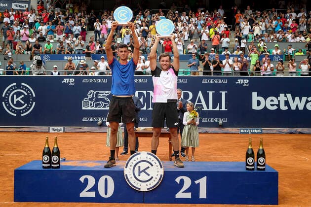 TENNIS - ATP, Tennis Herren Generali Open 2021 KITZBUEHEL,AUSTRIA,31.JUL.21 - TENNIS - ATP World Tour, Generali Open. Image shows Alexander Erler and Lucas Miedler (AUT). Keywords: trophy.  GEPAxpictures xPatrickxSteiner