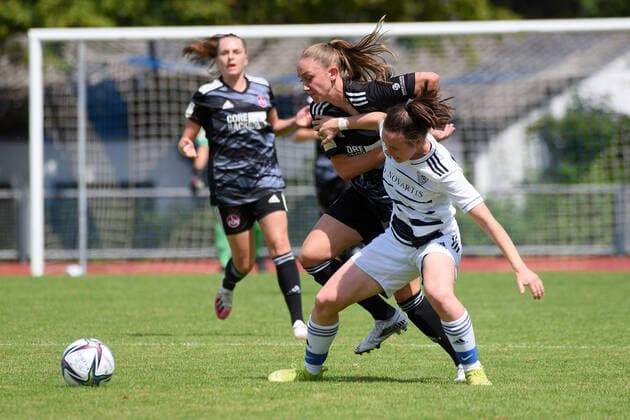 Nadja Burkard (1.FC Nuernberg 22) gegen Chiara Schmid (FC Basel 1893 13) GER , 1.FC Nuernberg (GER) vs. FC Basel 1893 (SUI) , Fussball , Frauen , Testspiel, Saison 2021 2022, 31.07.2021 DFL regulations prohibit any use of photographs as image sequences and or quasi-video. GER , 1.FC Nuernberg vs. FC Basel 1893 , Frauenfussball , Testspiel , Saison 2021 2022 , 31.07.2021 Boeblingen Copyright: xEibner-Pressefotox EP_TBR