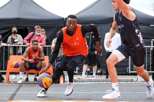 3×3 German Championship 2021, 31.07.2021 Spielzenen beim Spiel der Duesseldorfer Teams (orangene Trikots) auf dem Burgplatz - 3×3 German Championship 2021 31.07.2021 in Düsseldorf. Copyright: xBEAUTIFULxSPORTS KennyxBeelex