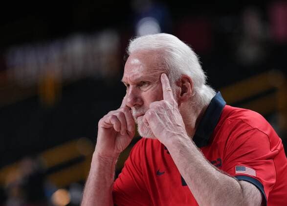 (210731) -- SAITAMA, July 31, 2021 -- Gregg Popovich, coach of the United States instructs during men s basketball preliminary match between the United States and Czech Republic at Tokyo 2020 Olympic Games, Olympische Spiele, Olympia, OS in Saitama, Japan, July 31, 2021. ) (TOKYO2020)JAPAN-SAITAMA-OLY-BASKETBALL-MEN-PRELIMINARY MengxYongmin 