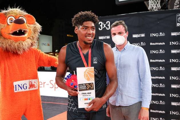 3×3 German Championship 2021, 31.07.2021 Aachen Der Stamm ist Deutscher Meister im 3x3 geworden mit Yassin Mahfouz (Aachen Der Stamm), Kostja Mushidi (Aachen Der Stamm), Demetrius Ward (Aachen Der Stamm), Kevin Jan Yebo (Aachen Der Stamm) - 3×3 German Championship 2021 31.07.2021 in Düsseldorf. Copyright: xBEAUTIFULxSPORTS KennyxBeelex