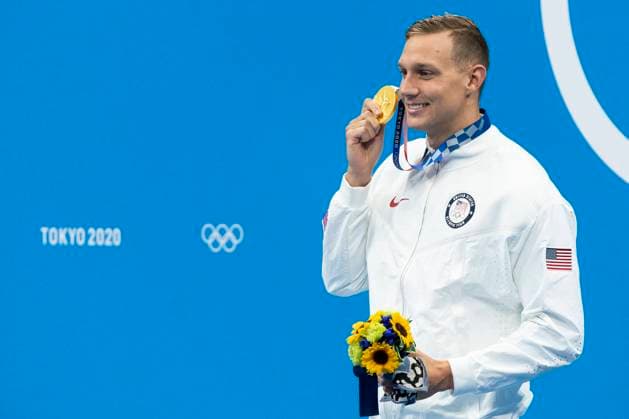 TOKYO, JAPAN - AUGUST 1: Caeleb Dressel of United States shows the gold medal after competing in the men 50m Freestyle final during the Tokyo 2020 Olympic Games, Olympische Spiele, Olympia, OS at the Tokyo Aquatics Centre on July 30, 2021 in Tokyo, Japan (Photo by Giorgio Scala Insidefoto Deepbluemedia)