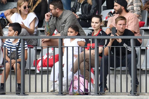 31.07.2021, xlakx, Fussball Regionalliga Nordost, Berliner AK - TeBe Berlin emspor, v.l.sitzend auf der Tribuehne Schwester Mila und Ehefrau Louisa Jindaoui von Influencer Nader El-Jindaoui (Berliner AK 07 7) (DFL DFB REGULATIONS PROHIBIT ANY USE OF PHOTOGRAPHS as IMAGE SEQUENCES and or QUASI-VIDEO) Berlin