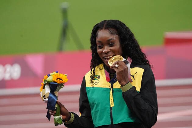 Tokyo 2021, Olympische Sommerspiele, Olympics, Oylmpic Summer Games, 23.07-08.08.2021, Olympiastadion Tokyo, 100m frauen siegerehrung, elaine thompson- herah jamaika mit gold medailien ,