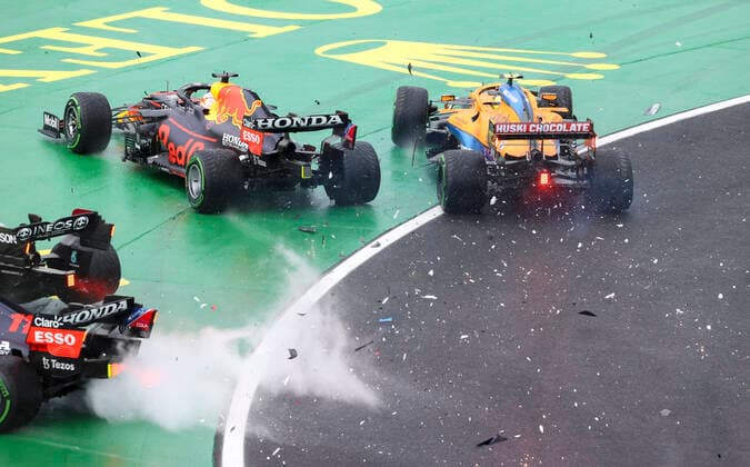 Start, 33 Max Verstappen (NED, Red Bull Racing), 4 Lando Norris (GBR, McLaren F1 Team), F1 Grand Prix of Hungary at Hungaroring on August 1, 2021 in Budapest, Hungary. (Photo by HOCH ZWEI) Budapest Hungary