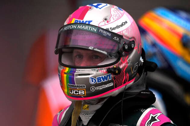 VETTEL Sebastian F1 Team Aston Martin mit Regenbogen Helm nach dem Rennen F1 Saison 2021 GP von Ungarn am 01. August 2021 in Budapest