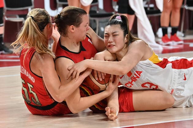 Belgian Cats Julie Allemand, Belgian Cats Billie Massey and China s Liwei Yang fight for the ball during a basketball game between Belgium s Belgian Cats and China, in the women s preliminary round group C, fourth and last game, on the day 11 of the Tokyo 2020 Olympic Games, Olympische Spiele, Olympia, OS in Tokyo, Japan on Monday 02 August 2021. The postponed 2020 Summer Olympics are taking place from 23 July to 8 August 2021. DIRKxWAEM  x3053436x