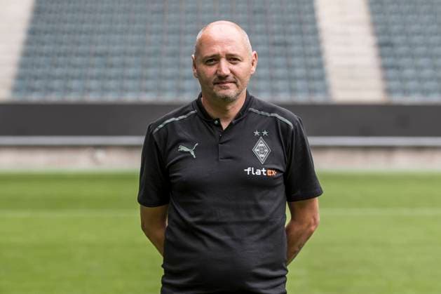Co-Trainer Oliver Neuville, VfL Borussia Mönchengladbach; 1.BL, Porträttermin 2021 2022