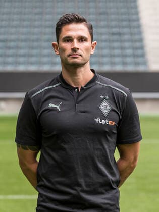 Athletiktrainer Jonas Rath, VfL Borussia Mönchengladbach; 1.BL, Porträttermin 2021 2022
