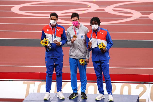 ECHEVARRIA Juan Miguel silver medal (CUB), TENTOGLOU Miltiadis gold medal (GRE), MASSO Maykel bronze medal (CUB), AUGUST 2, 2021 - Athletics : Men s Long Jump Medal ceremony during the Tokyo 2020 Olympic Games, Olympische Spiele, Olympia, OS at the National Stadium in Tokyo, Japan. Noxthirdxpartyxsales  (166202310)