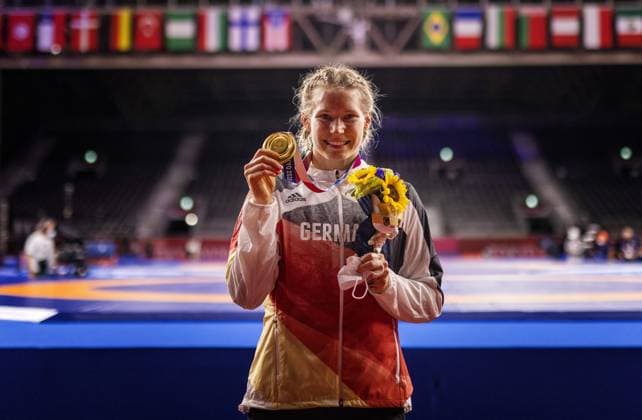 Tokio 2020 im Jahr 2021, Rückblick: Olympische Highlights Sport Bilder des Tages Tokyo Tokio, 02.08.2021, Japan, Olympic Games, Olympische Spiele, Olympia, OS Aline ROTTER FOCKEN (GER) holt Gold Ringen Wrestling - GRAY Adeline Maria vs ROTTER FOCKEN Aline Women s Freestyle 76kg Olympische Spiele, 2020 2021 Foto: Moritz Müller Only for Editorial use