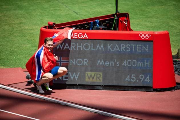 Tokio 2020 im Jahr 2021, Rückblick: Olympische Highlights Sport Bilder des Tages 210803 Karsten Warholm of Norway celebrates after running on a new world record in men s 400 meter hurdle final during day 11 of the Tokyo 2020 Olympic Games, Olympische Spiele, Olympia, OS on August 3, 2021 in Tokyo. Photo: Joel Marklund BILDBYRAN kod JM JM0185 bbeng friidrott athletics friidrett olympic games olympics os ol olympiska spel olympiske leker tokyo2020 tokyo 2020 tokyo-os tokyo-ol norge norway jubel Copyright: JONxOLAVxNESVOLD BB210803JE044
