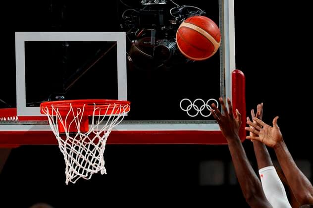 Spain s players in action against USA s players during a match for the men s basketball quarterfinals amid the 2020 Olympic Games, Olympische Spiele, Olympia, OS at the Super Arena in Saitama, Japan, 03 August 2021. 2020 Olympic Games - Basketball: Spain vs USA !ACHTUNG: NUR REDAKTIONELLE NUTZUNG!  Copyright: xEnricxFontcubertax EVE6871 20210803-60567d54070d8de3d1e219e17334d312854ec41e