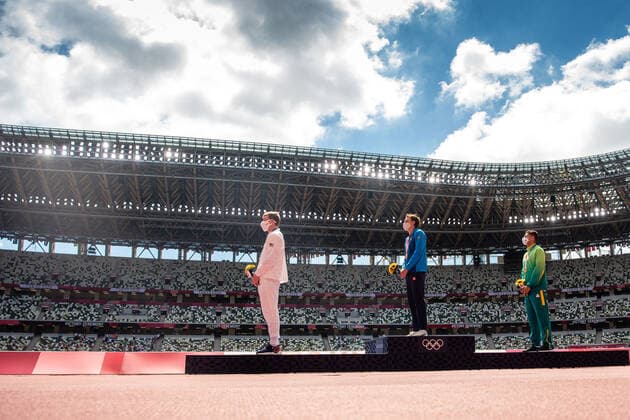 210804 Christopher Nilsen of USA, Armand Duplantis of Sweden and Thiago Braz of Brasil at the medal ceremony after men s pole vault final during day 12 of the Tokyo 2020 Olympic Games, Olympische Spiele, Olympia, OS on August 4, 2021 in Tokyo. Photo: Vegard Wivestad Grott BILDBYRAN kod VG VG0149 bbeng friidrott athletics friidrett olympic games olympics os ol olympiska spel olympiske leker tokyo2020 tokyo 2020 tokyo-os tokyo-ol sverige sweden usa brasil Copyright: VEGARDxWIVESTADxGRoTT BB210804VG021