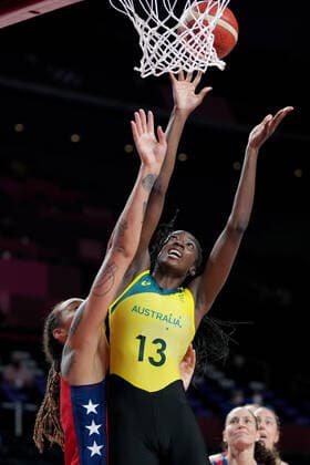 OLY21 BASKETBALL WOMENS AUST USA, Ezi Magbegor of Australia takes a shot during the Women s Quarterfinal Basketball match between Australia and the USA at the Saitama Super Arena during the Tokyo Olympic Games, Olympische Spiele, Olympia, OS in Tokyo, Japan Wednesday, August 4, 2021. ( NO ARCHIVING, EDITORIAL USE ONLY, NO USE IN BOOKS WITHOUT CONSENT TOKYO JAPAN  Copyright: xJOExGIDDENSx 20210804001563949118