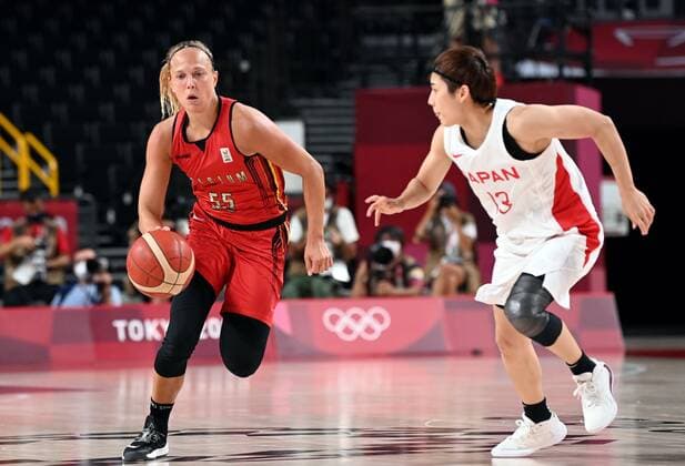 Belgian Julie Allemand and Japan Rui Machida pictured in action during a basketball game between Belgium s Belgian Cats and Japan, in the women s quarter finals, on day 13 of the Tokyo 2020 Olympic Games, Olympische Spiele, Olympia, OS in Tokyo, Japan on Wednesday 04 August 2021. The postponed 2020 Summer Olympics are taking place from 23 July to 8 August 2021. ROBxWALBERS  x3055174x