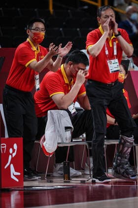 (210804) -- SAITAMA, Aug. 4, 2021 -- Yao Ming is seen during the women s basketball quarterfinal match between China and Serbia at the Tokyo 2020 Olympic Games, Olympische Spiele, Olympia, OS in Saitama, Japan, Aug. 4, 2021. ) (TOKYO2020)JAPAN-SAITAMA-OLY-BASKETBALL-WOMEN S QUARTERFINAL-CHN VS SRB PanxYulong 